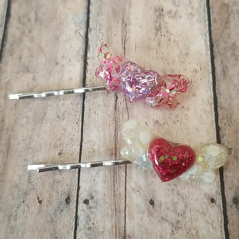 Resin Hearts with Wings Bobby Pin Set